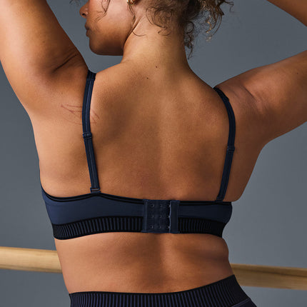 alo Women's Airlift Line Up Bra - Navy