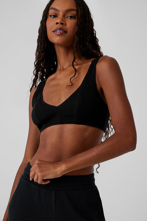 alo Women's Waffle Weekend Escape Bra - Black