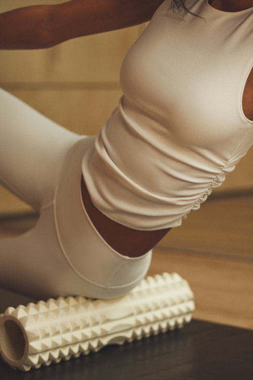 alo Women's Ribbed En Pointe Tank - Ivory