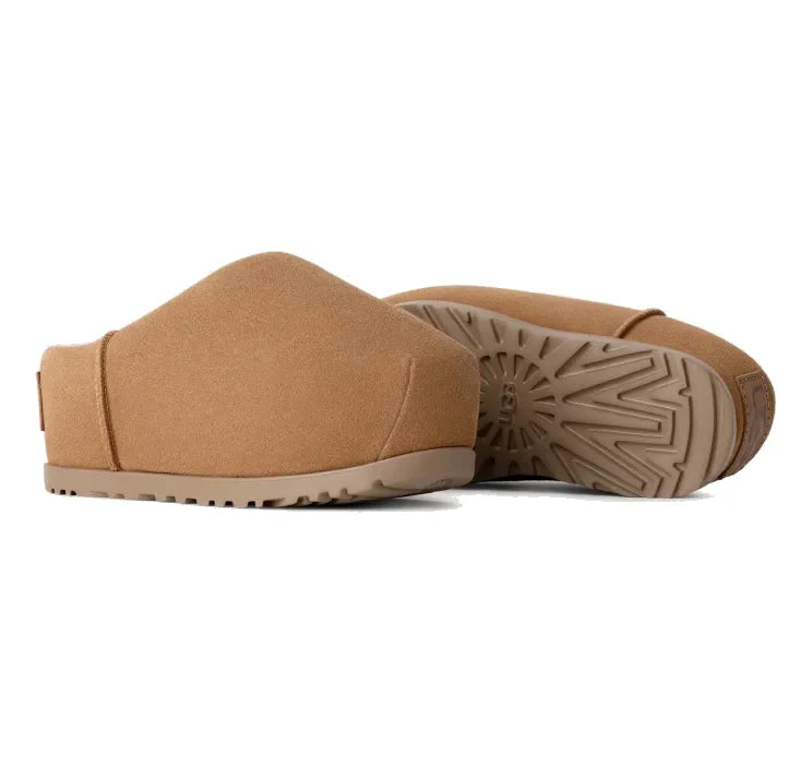 UGG Women's Pumped Slide Chestnut